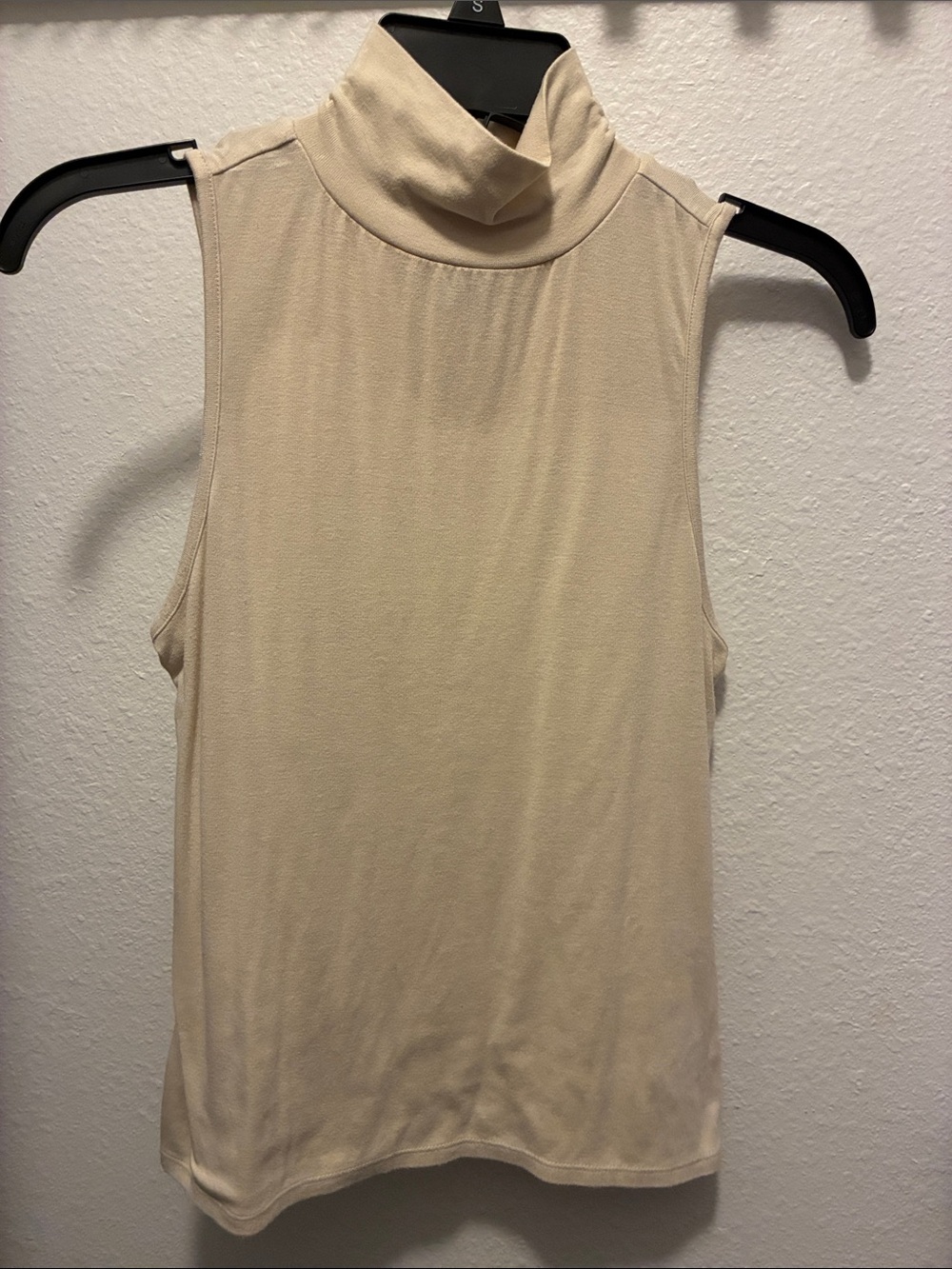 Universal Thread Sleeveless Mock Neck Tank Top in Cream